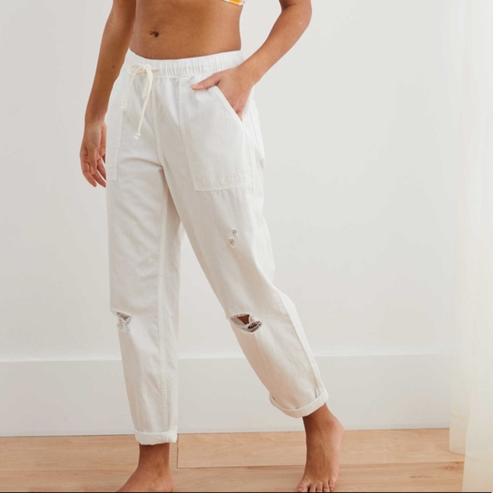 Chambray distressed pants